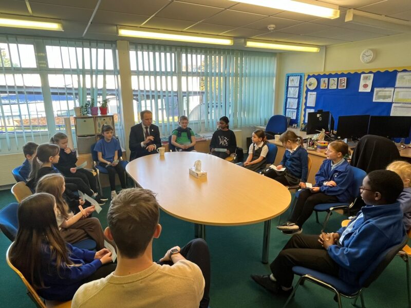 Darren Paffey MP at a roundtable with Primary School Children